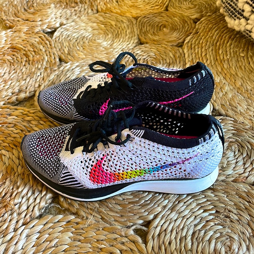 Nike Be True Flyknit Racers